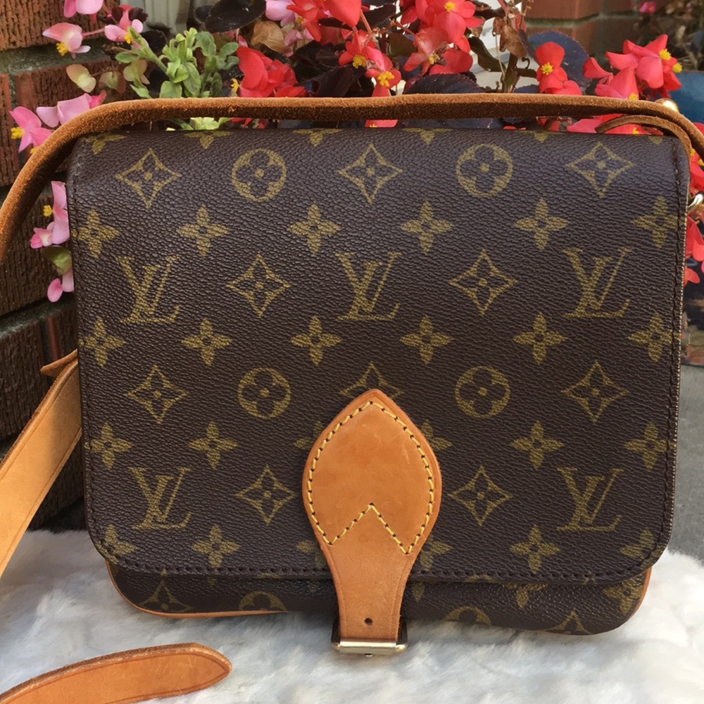 088 Louis Vuitton Vintage  Crossbody